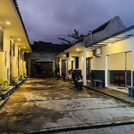 Robiu Bed & Breakfast Banyuwangi  Kültér fotó