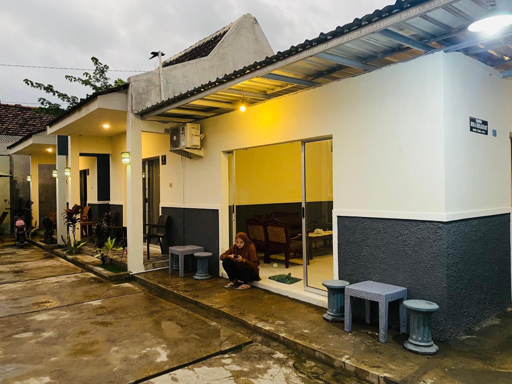 Robiu Bed & Breakfast Banyuwangi  Kültér fotó